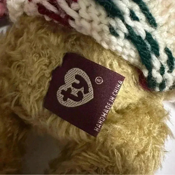 VINTAGE TY Heartley teddy bear with heart sweater - Picture 8 of 8